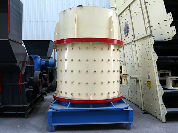 碎石的小型復(fù)合式破碎機(jī)多少錢？